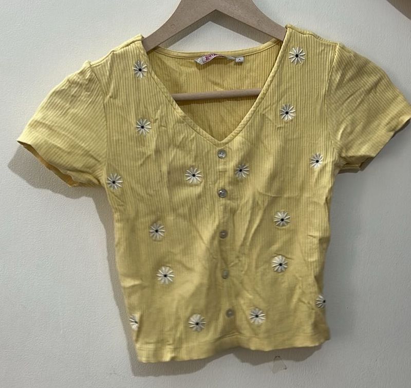 Ginger Daisy Embroidered Yellow Top