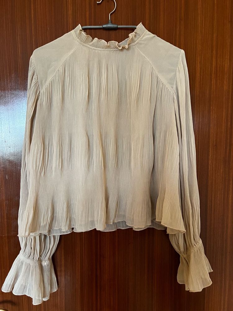 Pleated Sleeve Short Top