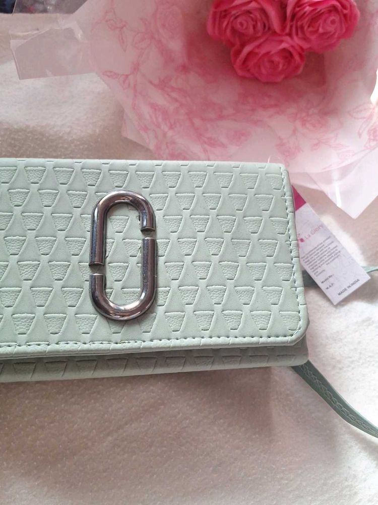 La Glory green sling bag