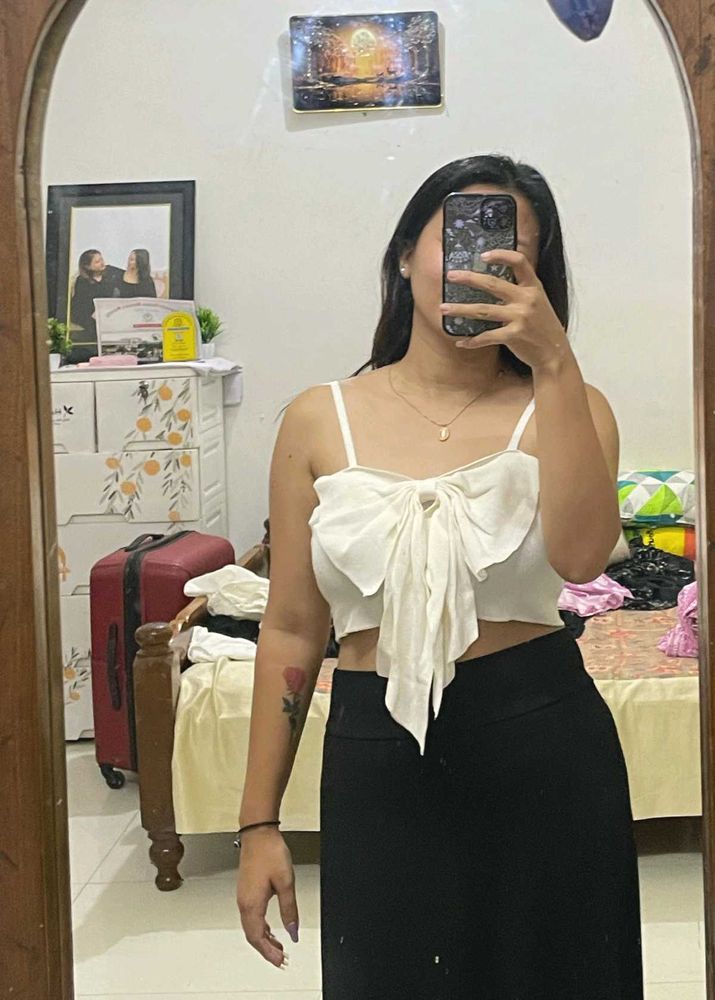 Bow Top👀🤍