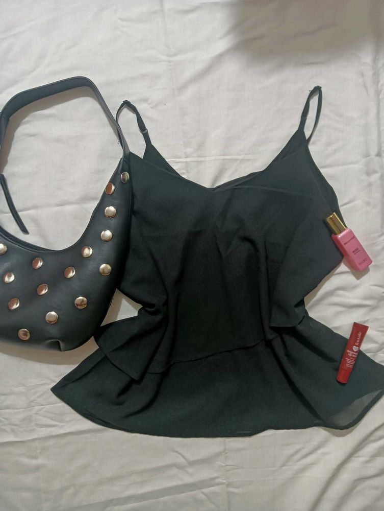 ⋆˚࿔Black Cami Top