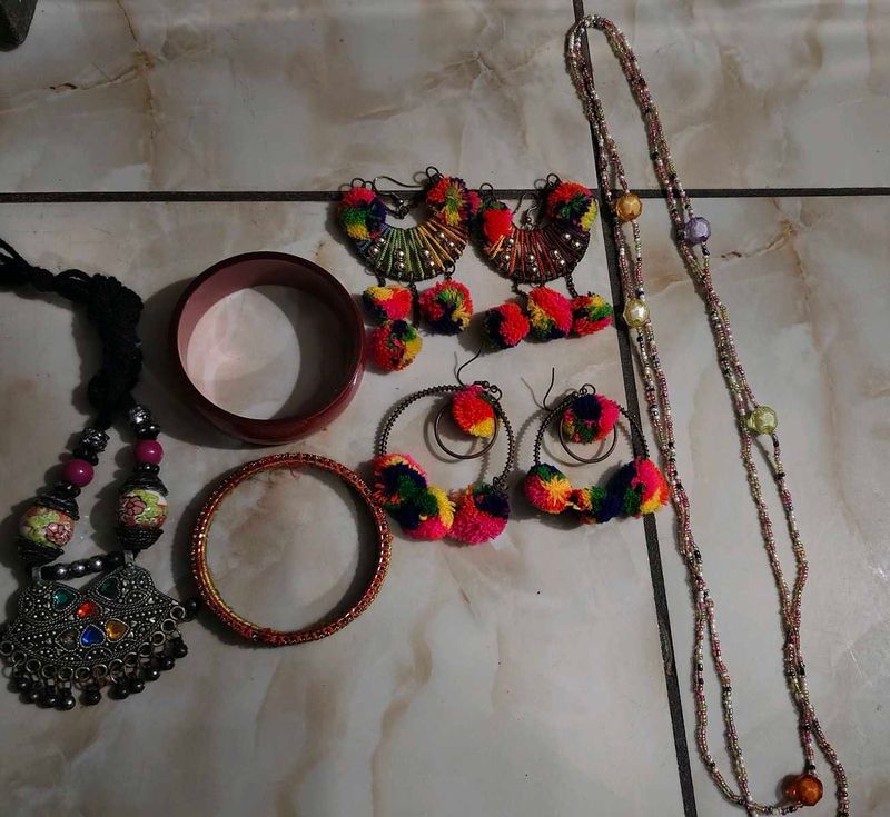 Earings, Chudiya, Kada