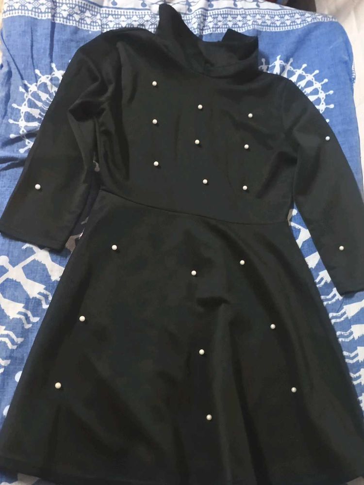 Elegant Black Pearl Embellished Dress