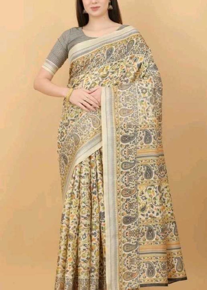Elegant Paisley Pattern Saree