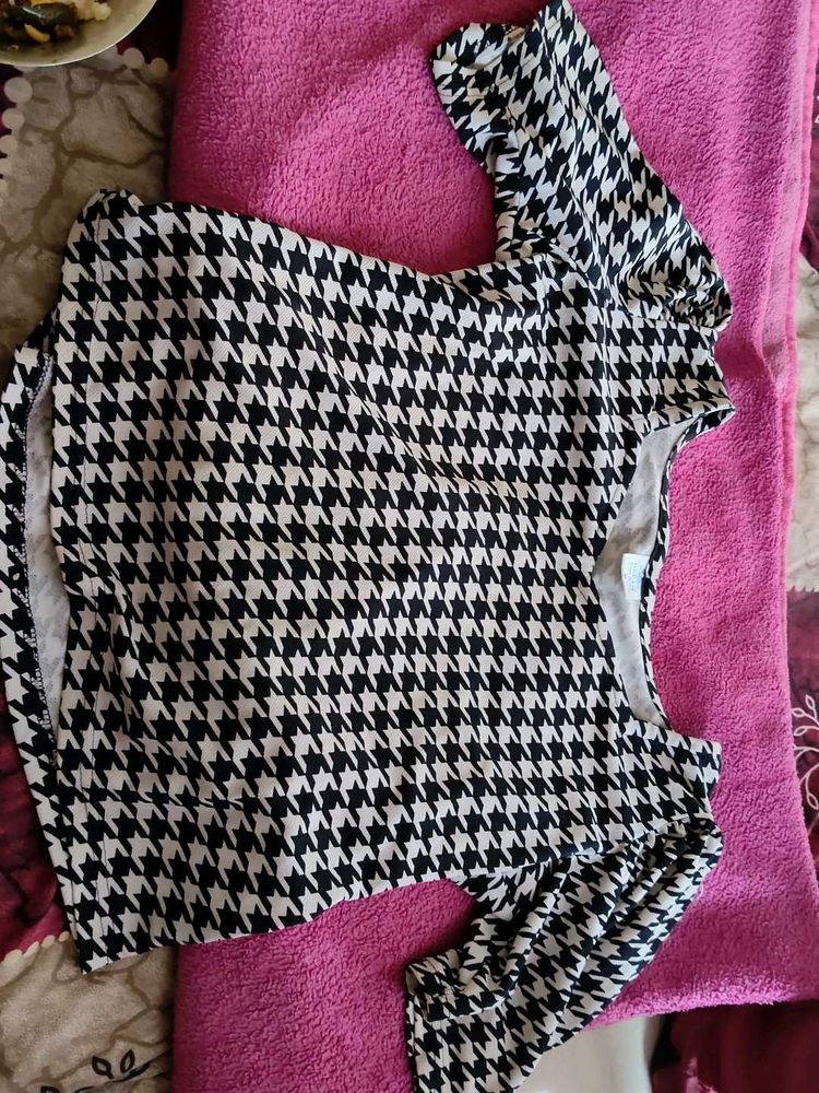Houndstooth Top