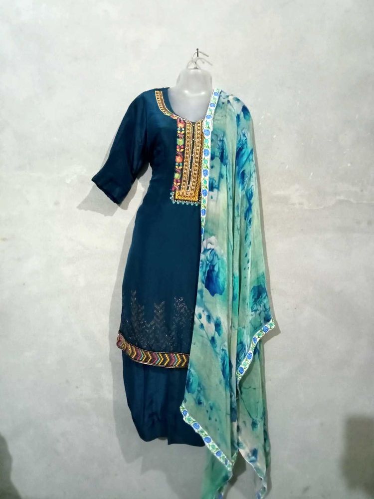 Elegant Blue Embroidered Salwar suit