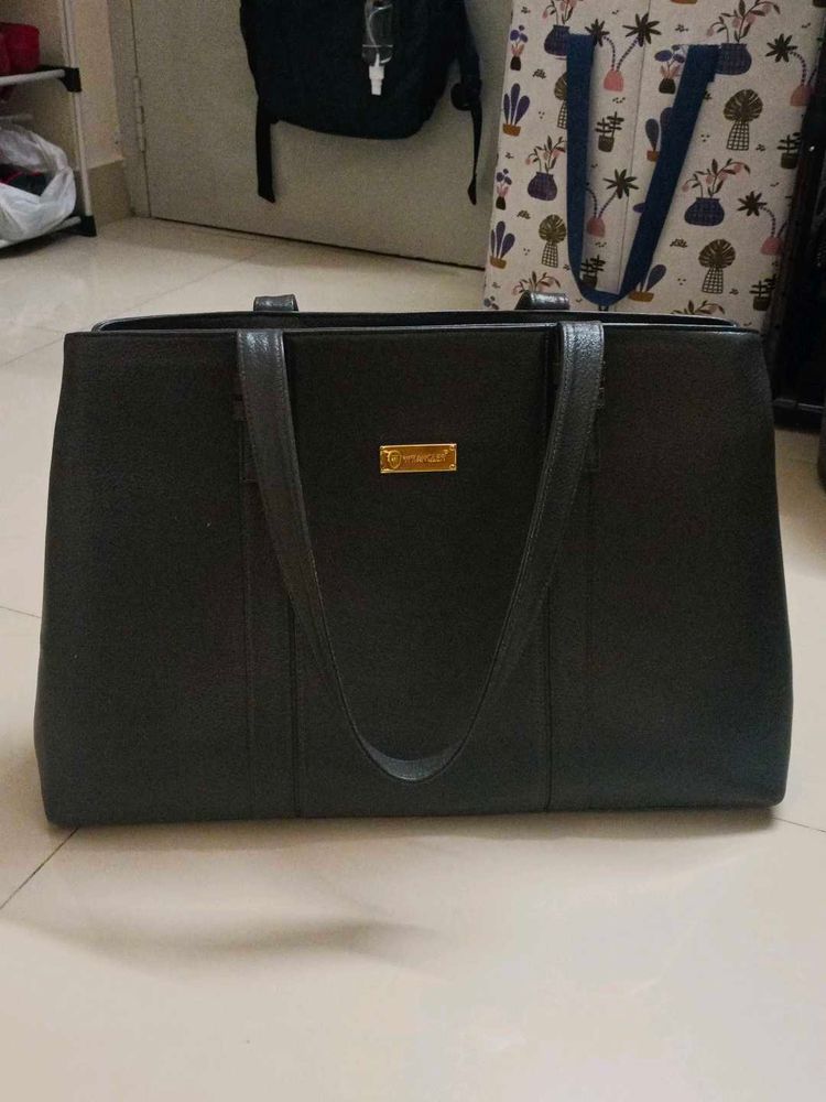Elegant Black Tote Bag Leather Wrangler