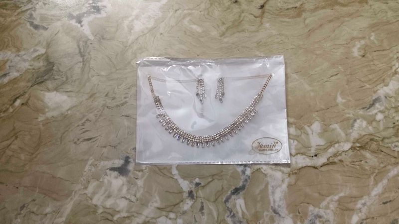 Jewellery Set.