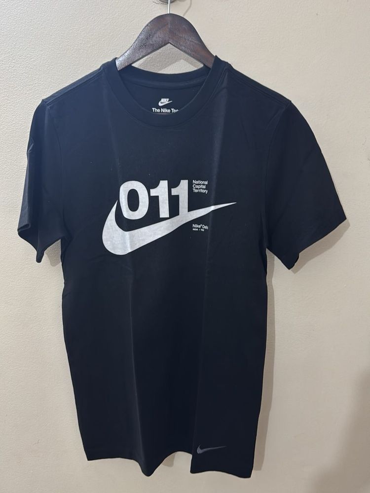 Nike Graphic Tee