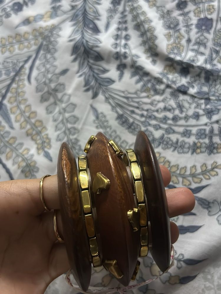 Wooden trendy bangle stack