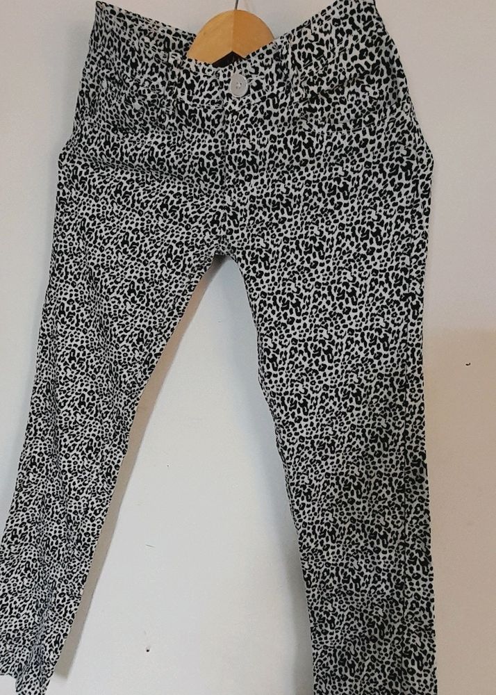 Black White Combination Jeans 👖 (Women&#39;s)