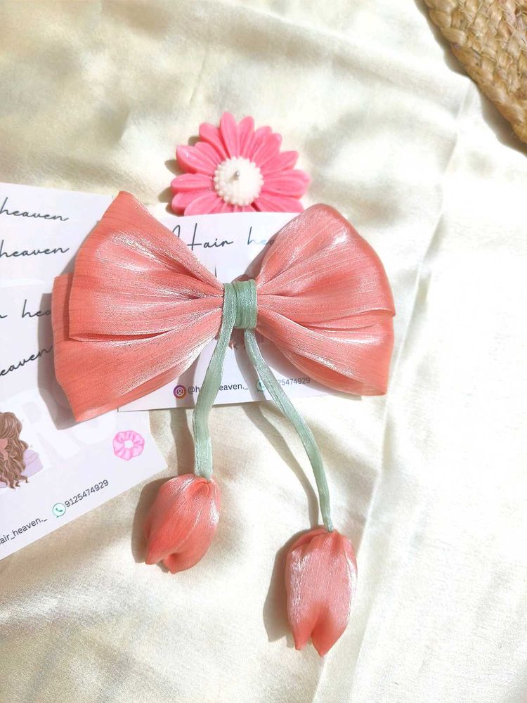 Tulip Bow Clip