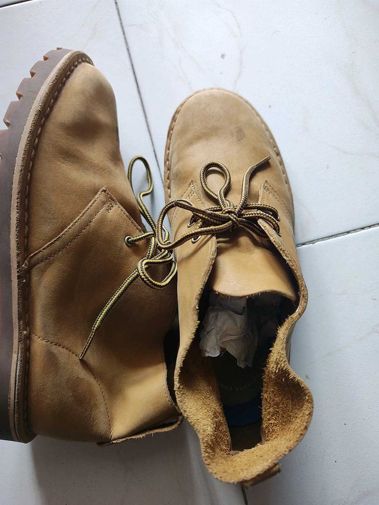 New Clarks Leather Ankle Boots good polish Needed