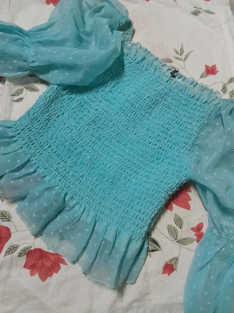 PUFFED SLEEVES CROP TOP