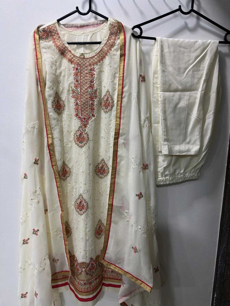 Off-White Pakistani Pant Suit Set