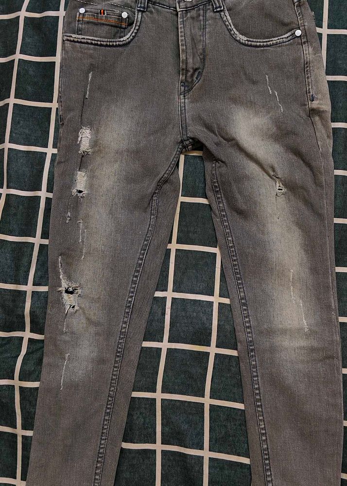 Lightly Washed Distressed Sli...