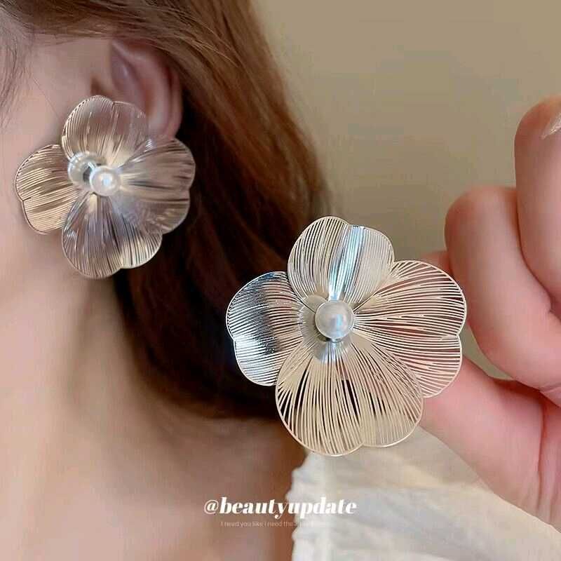 Korean Floral Pearl Earrings