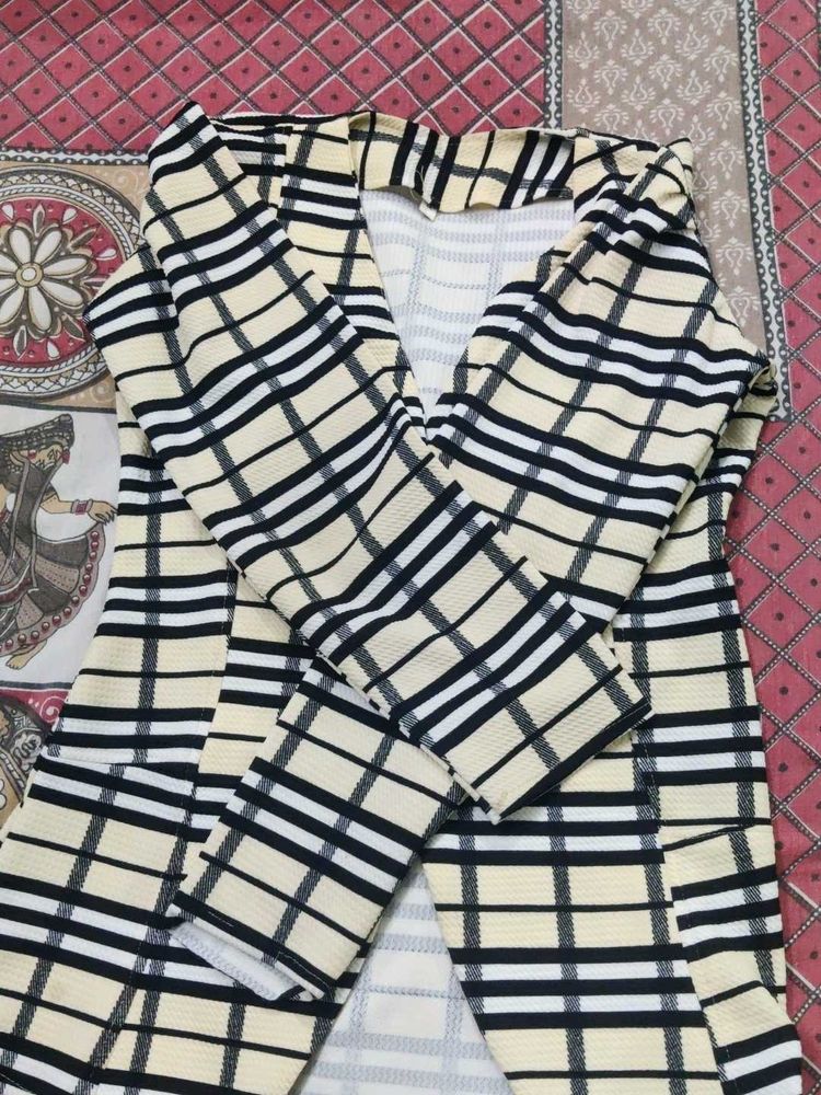Women&#39;s Beige &amp; Black Checked Blazer – Formal &amp; St