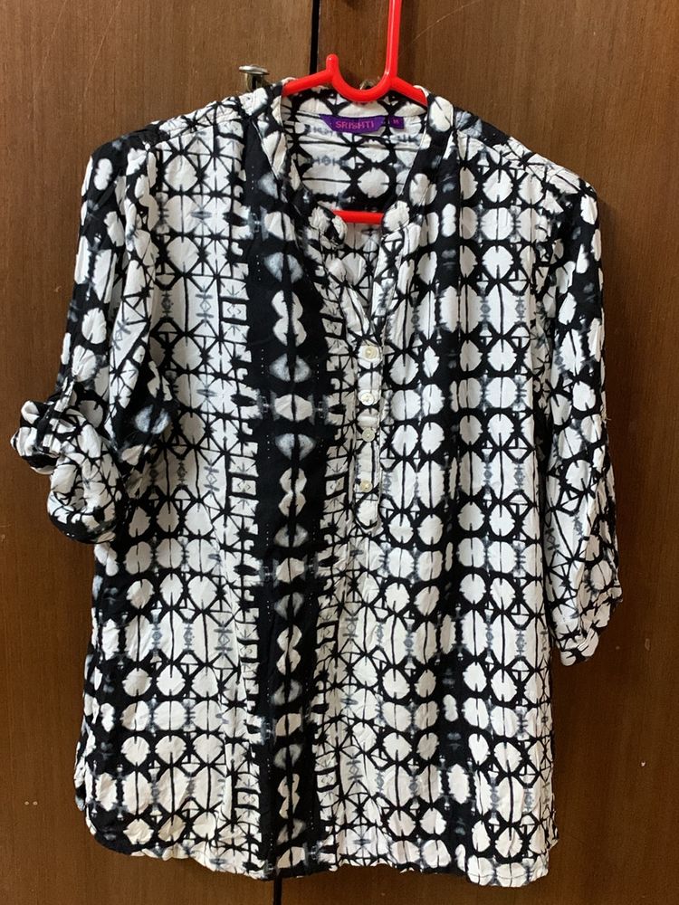 Black &amp; White Roll Up 3/4 Sleeves Woman Top