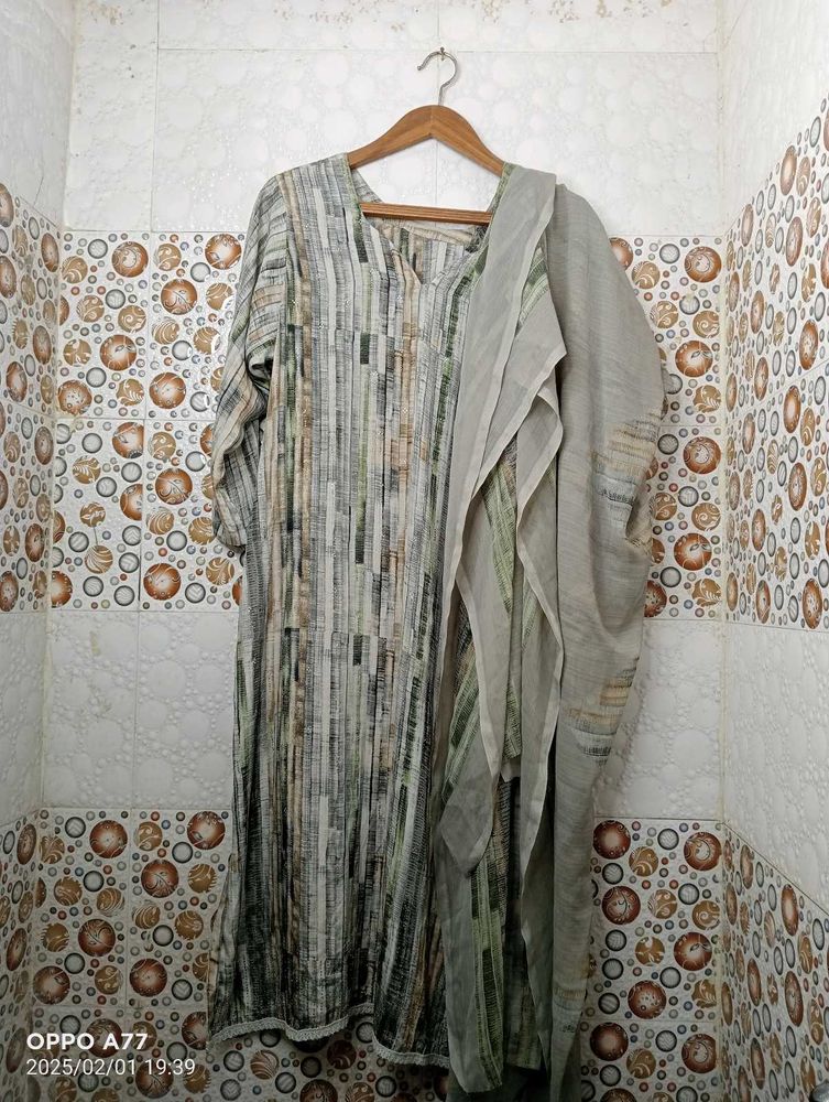 Silver Casual Kurta Sets &amp; Suits (Women&#39;s)