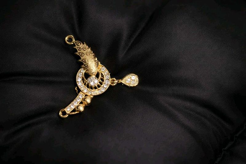 Elegant Gold Pendant
