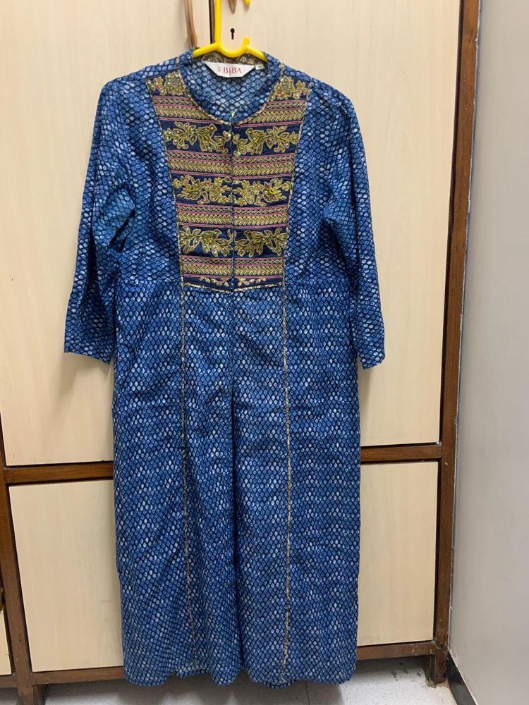 Biba Snakeskin Printed Kurta Cum Ethnic Jacket