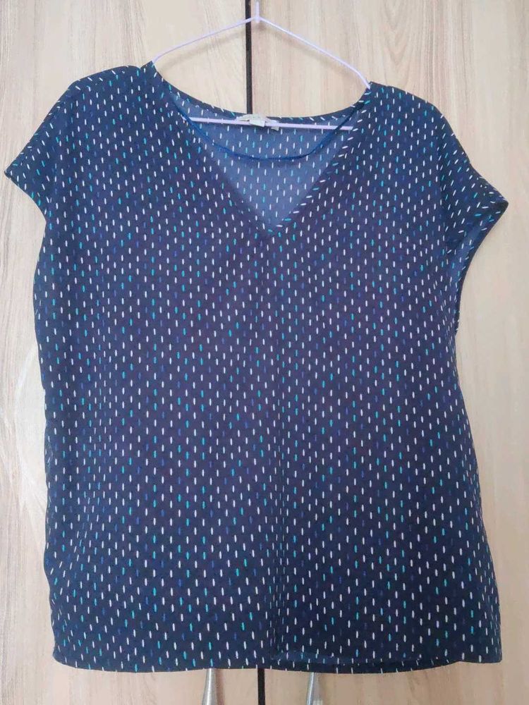 Navy Blue Patterned V-Neck Top