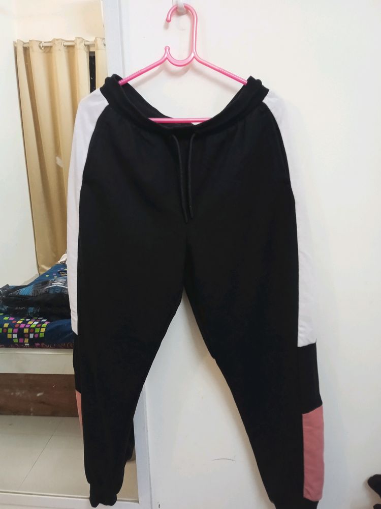 Black Joggers (Women&#39;s)