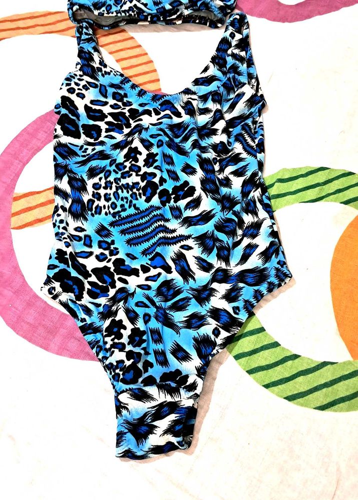 Swimming Suit  Girl  With Cap.