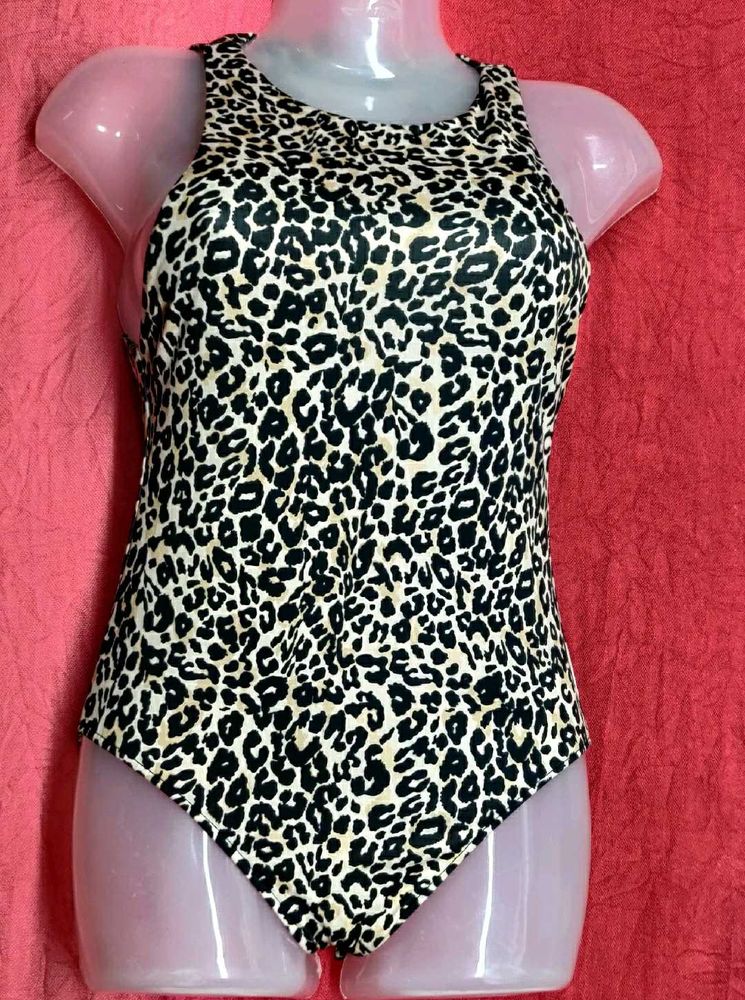 Tiger Print Women&#39;s Short Sleeve Bodysuit