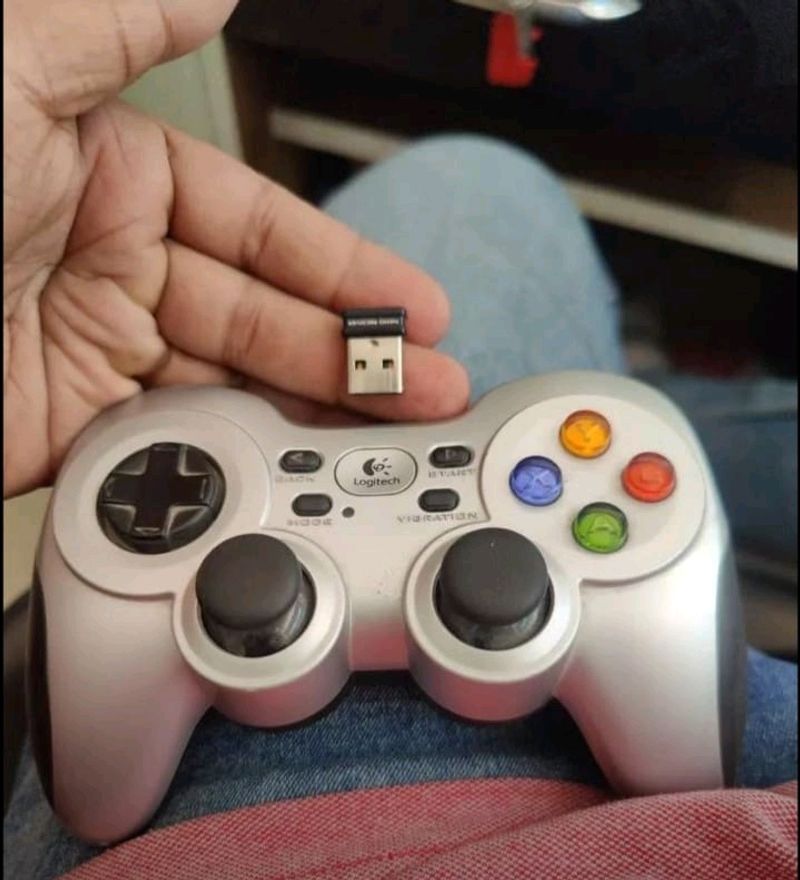 Logitech Gaming Controller F710