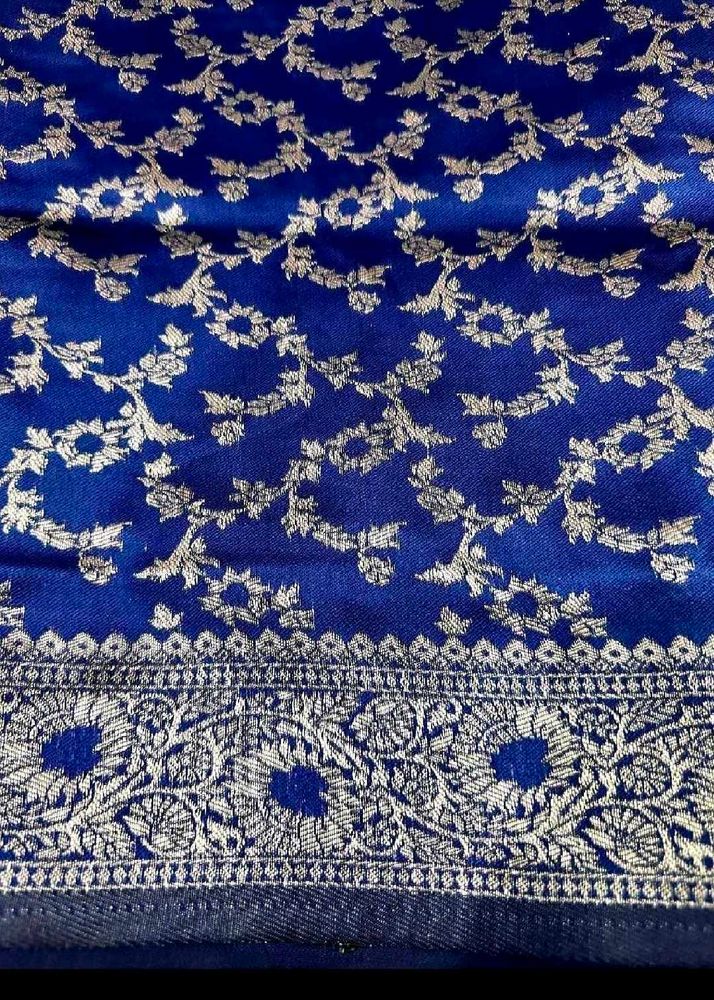 Stylish Silver Zari Work Saree