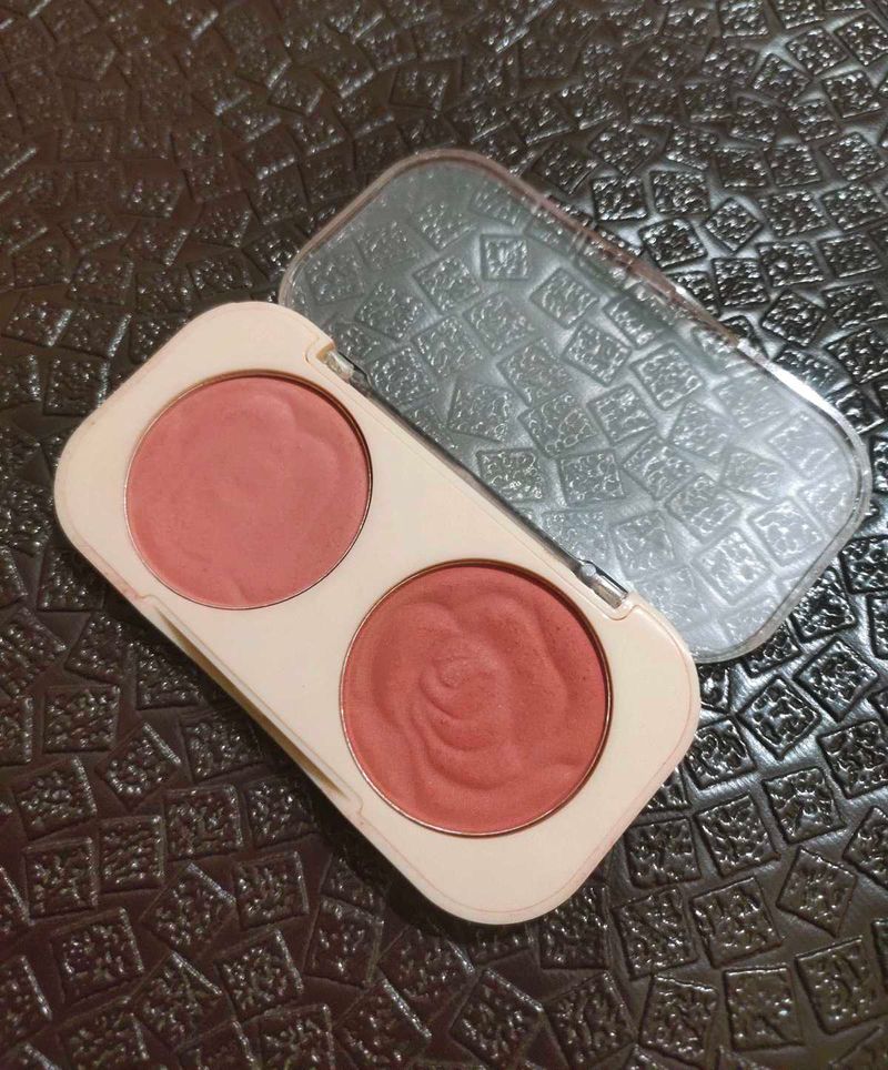 2 Shades Powder Blusher