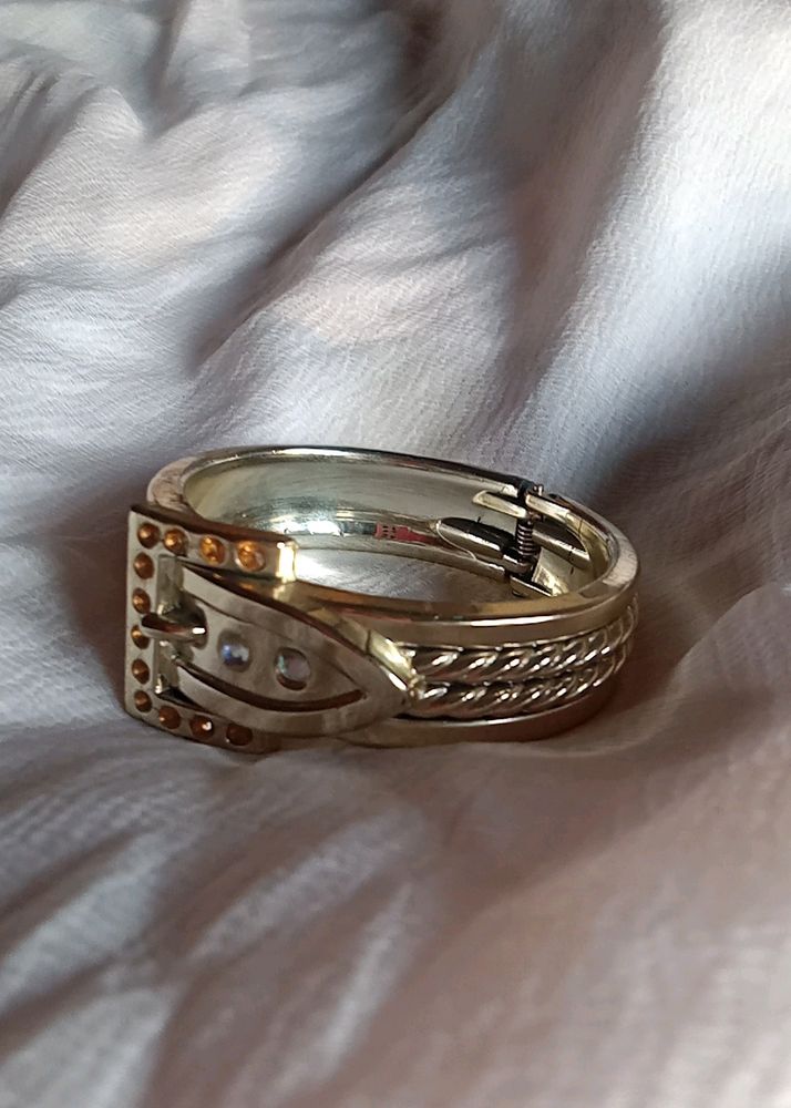 Napkins &amp; dipers URGENT DELv