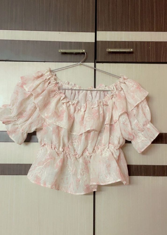 Offshoulder Crop Top