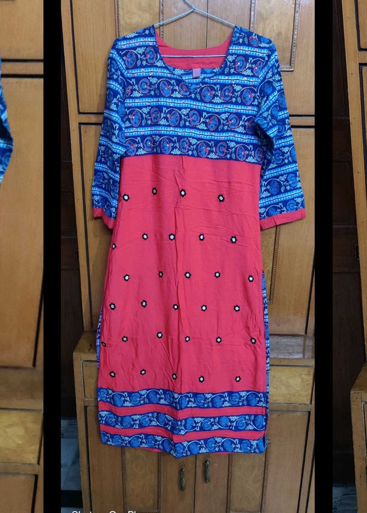 Red And Blue Patterned Kurta