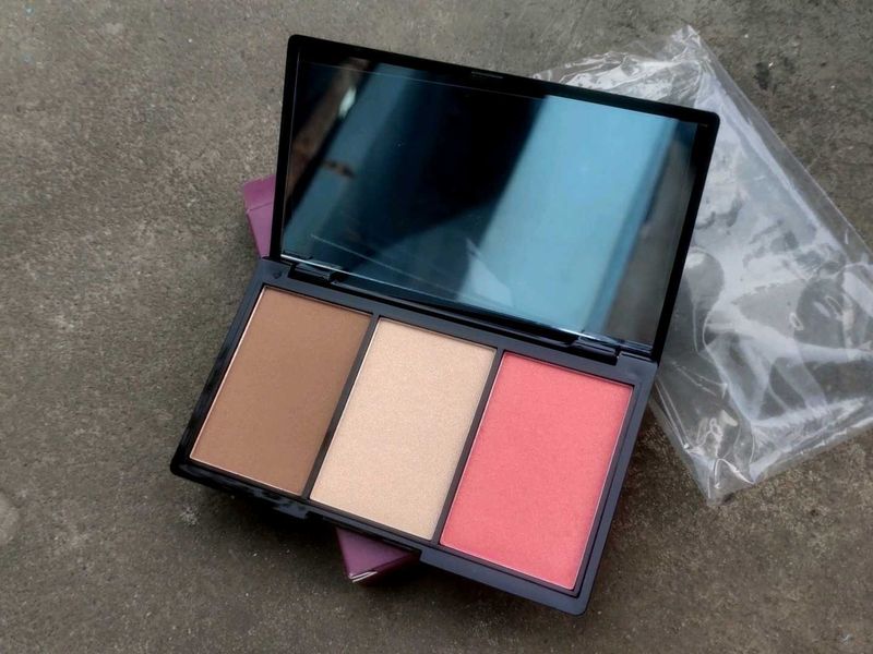 Oriflame Contur, Blush, Highlighter Pallate