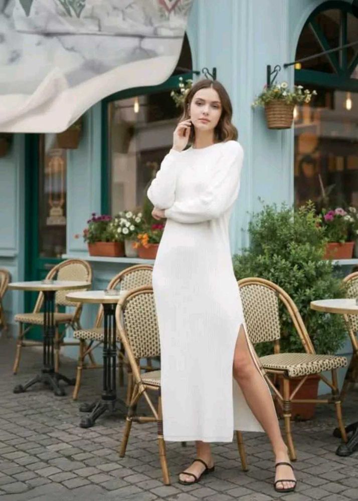 Elegant White Knitted Dress