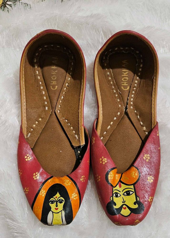 Hand-Painted Ethnic Juttis