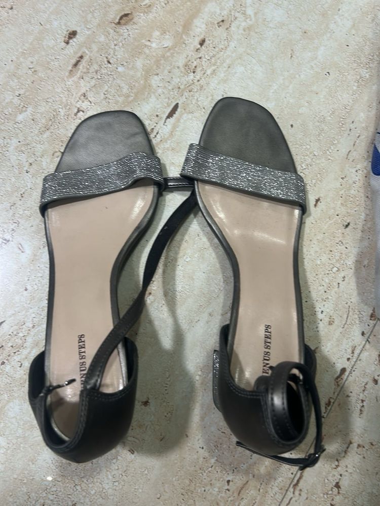 Elegant Black Heeled Sandals