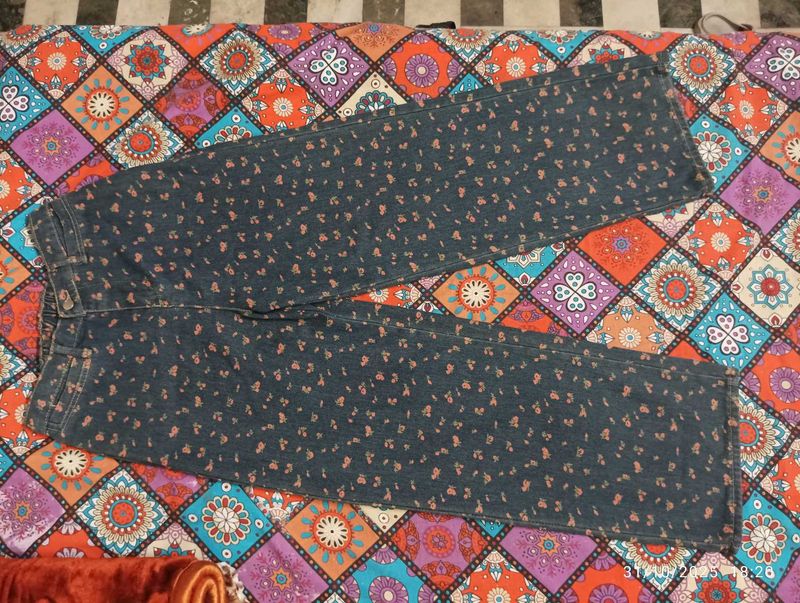 Stretchable floral Print Jeans