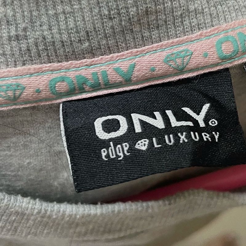 ONLY Edge Luxury Top