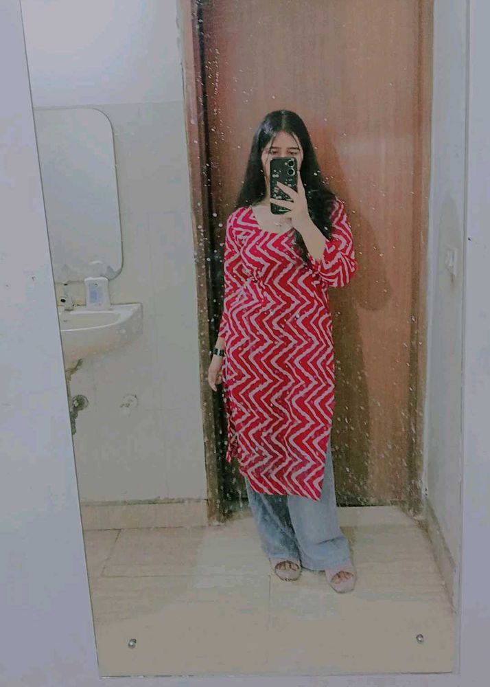 Stylish Red &amp; White Kurta