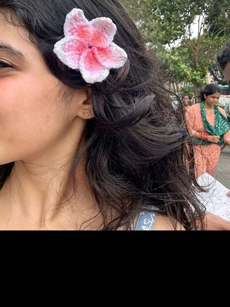 flower hair clip 🌸