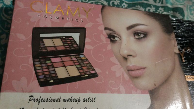 Professional makeup Kit-Clammy(48 color Eyeshadow With Mirror)
