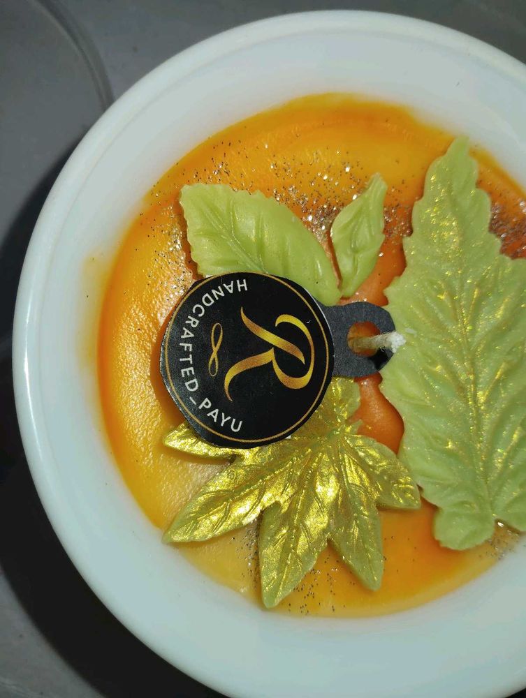 Leaf /Weed Lover Candle