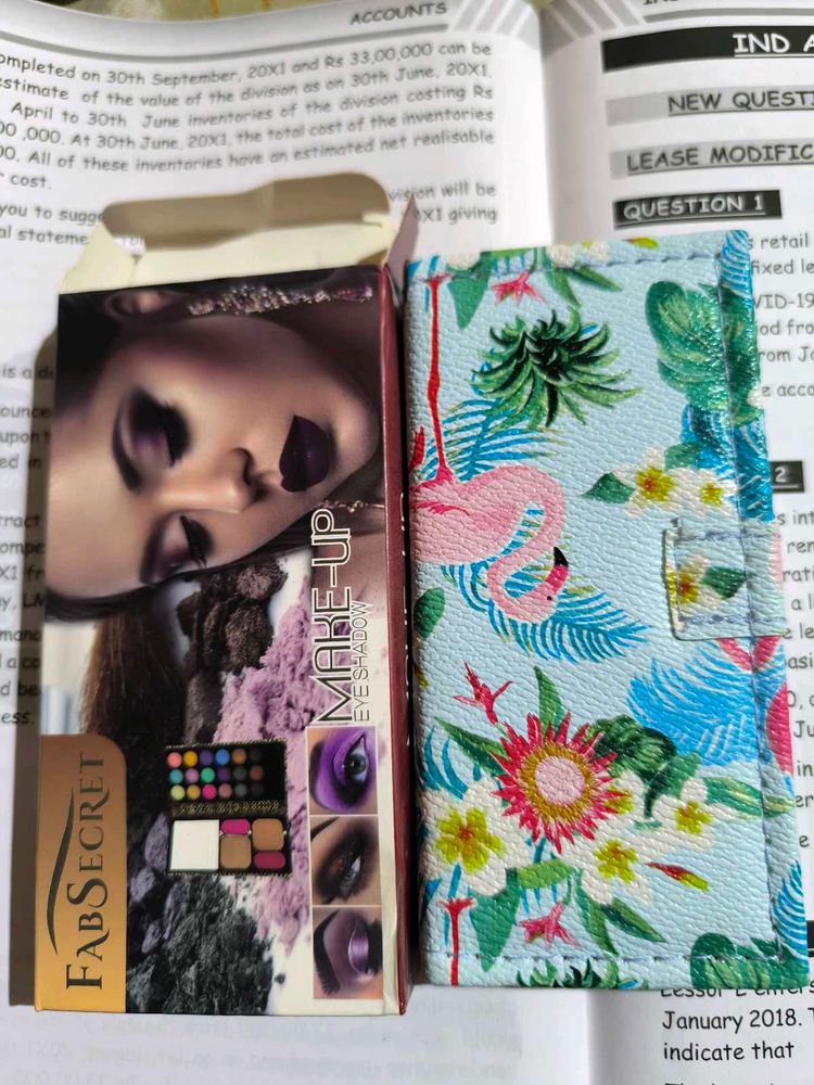 FabSecret Eyeshadow Palette &amp; Floral Wallet