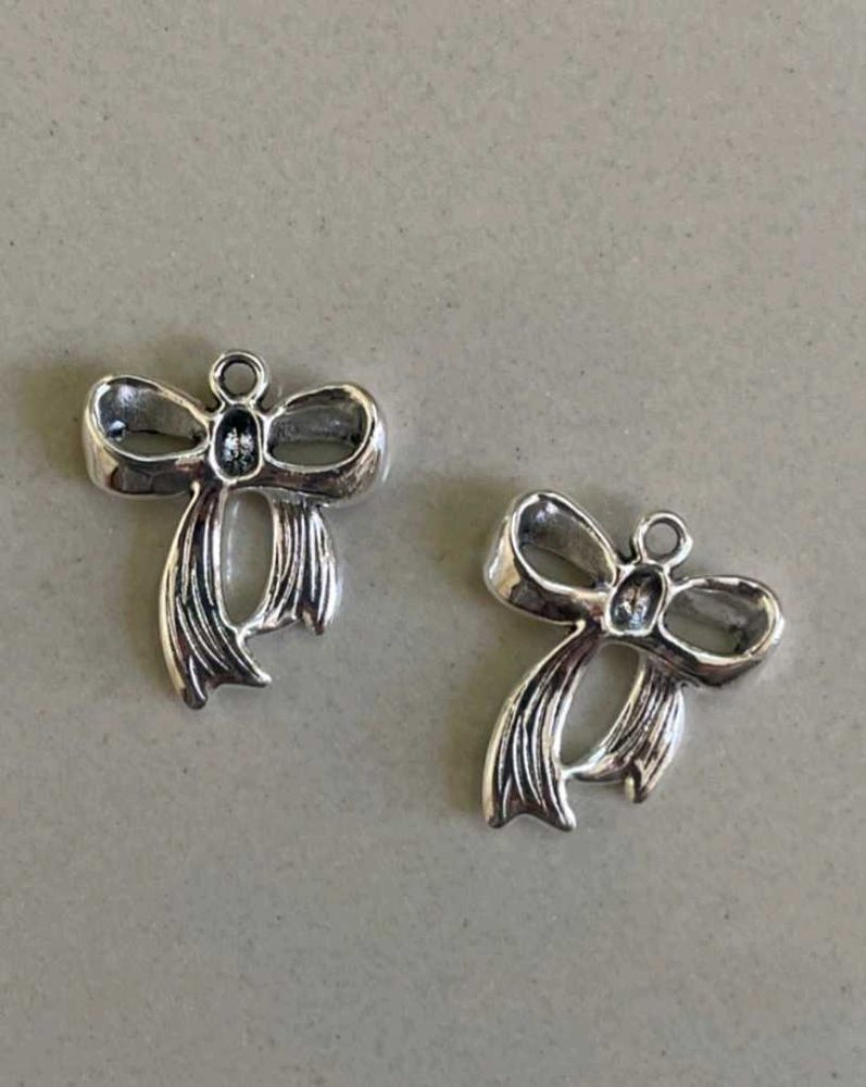 Cute Bow pendant silver (1piece)