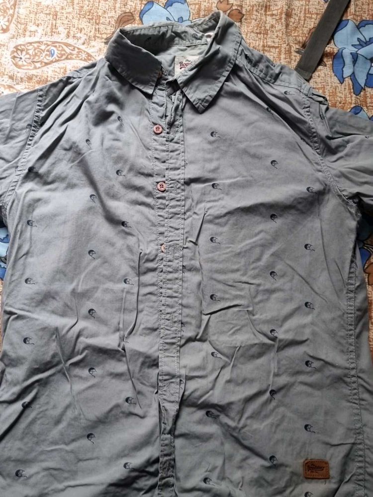 Men&#39;s Grey Button Down Shirt
