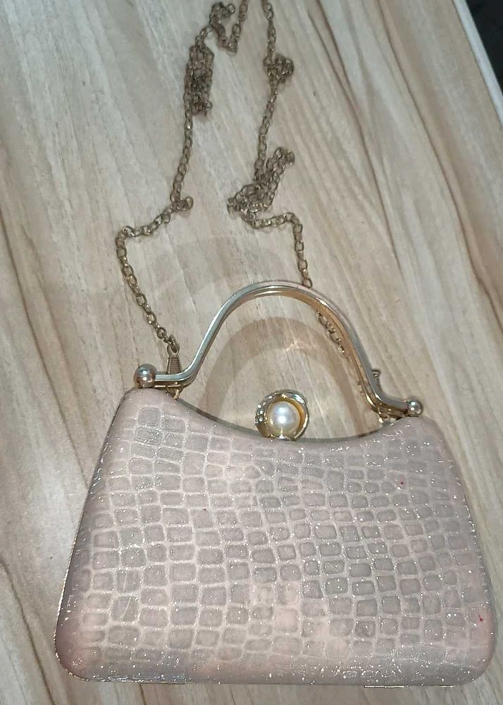 Elegant sling bag